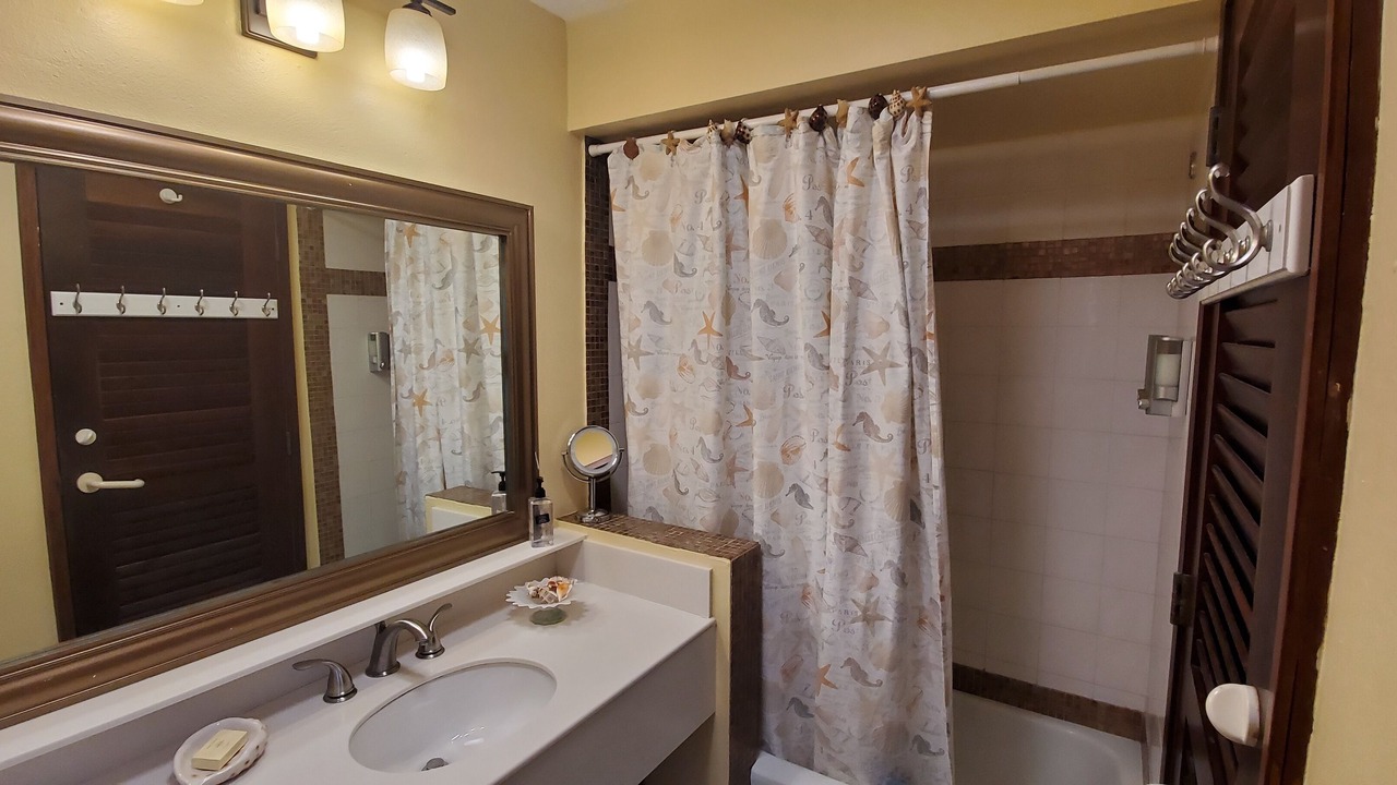 Photo of Bathroom in Red Hook