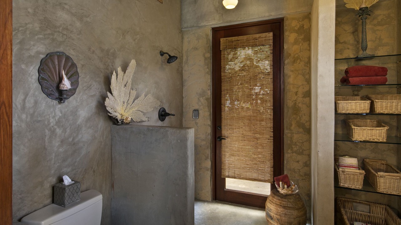 Photo of Bathroom in Estate Johns Folly
