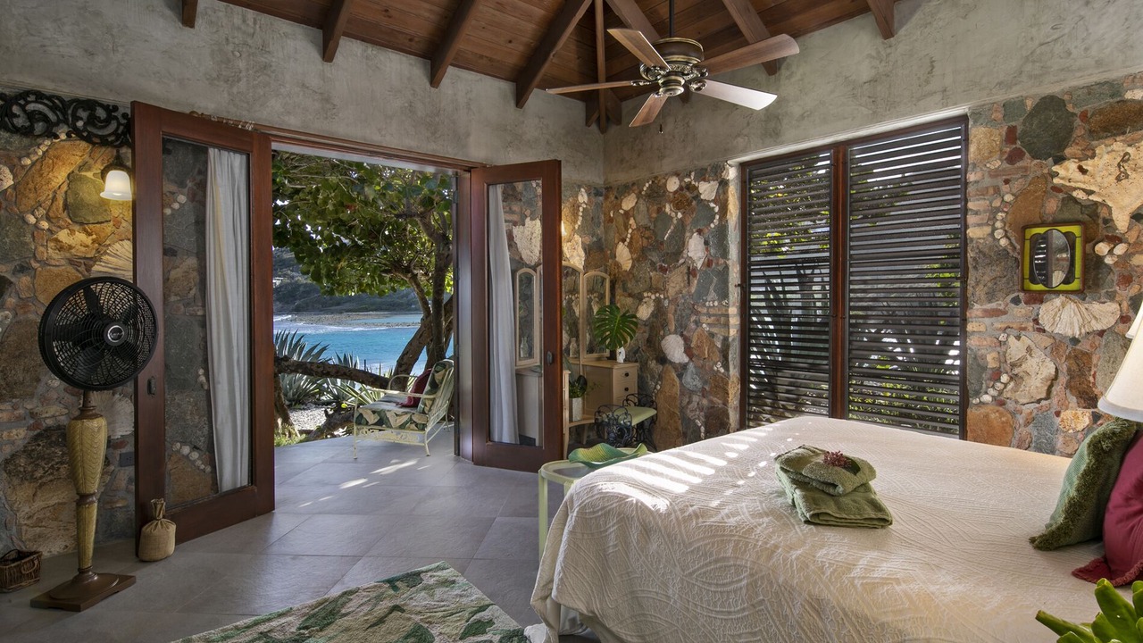 Photo of Bedroom in Estate Johns Folly