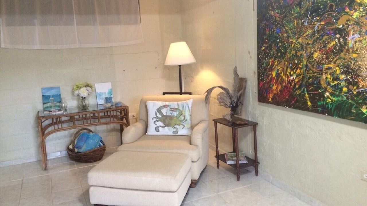 Photo of Livingroom in Estate Frenchman Bay