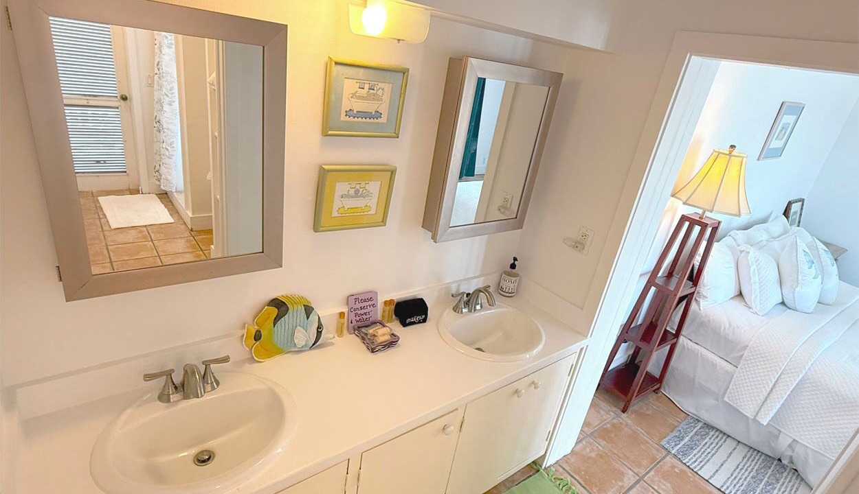 Photo of Bathroom in Hart Bay
