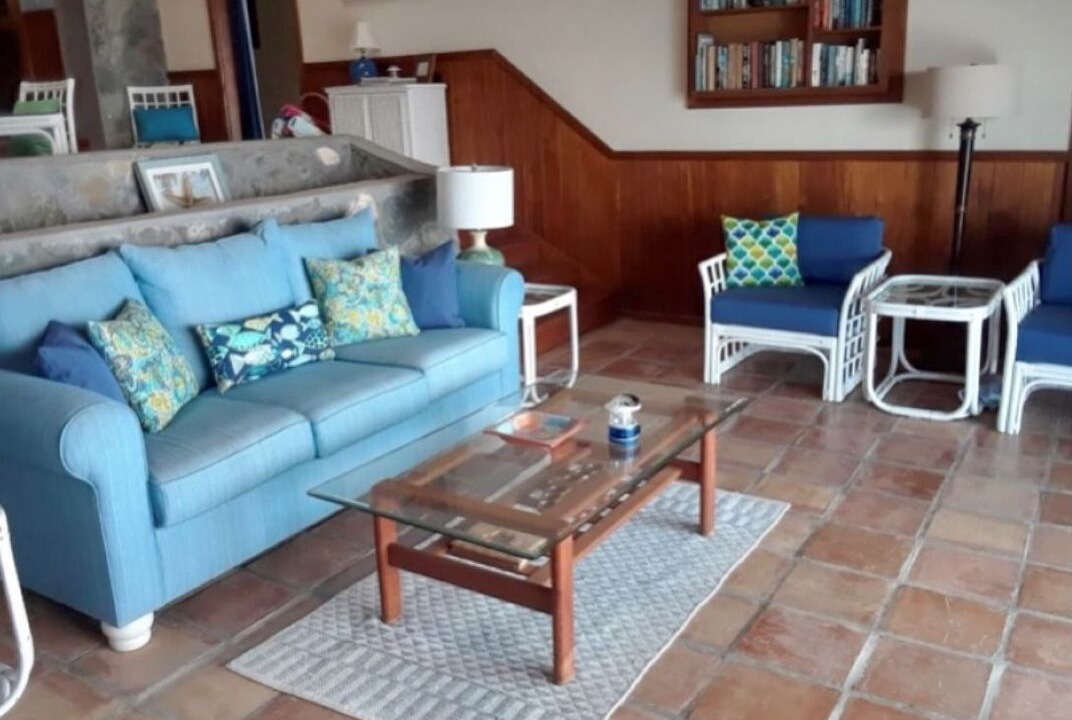 Photo of Livingroom in Hart Bay