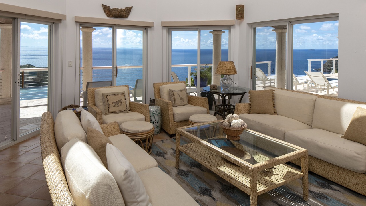 Photo of Livingroom in Point Rendezvous