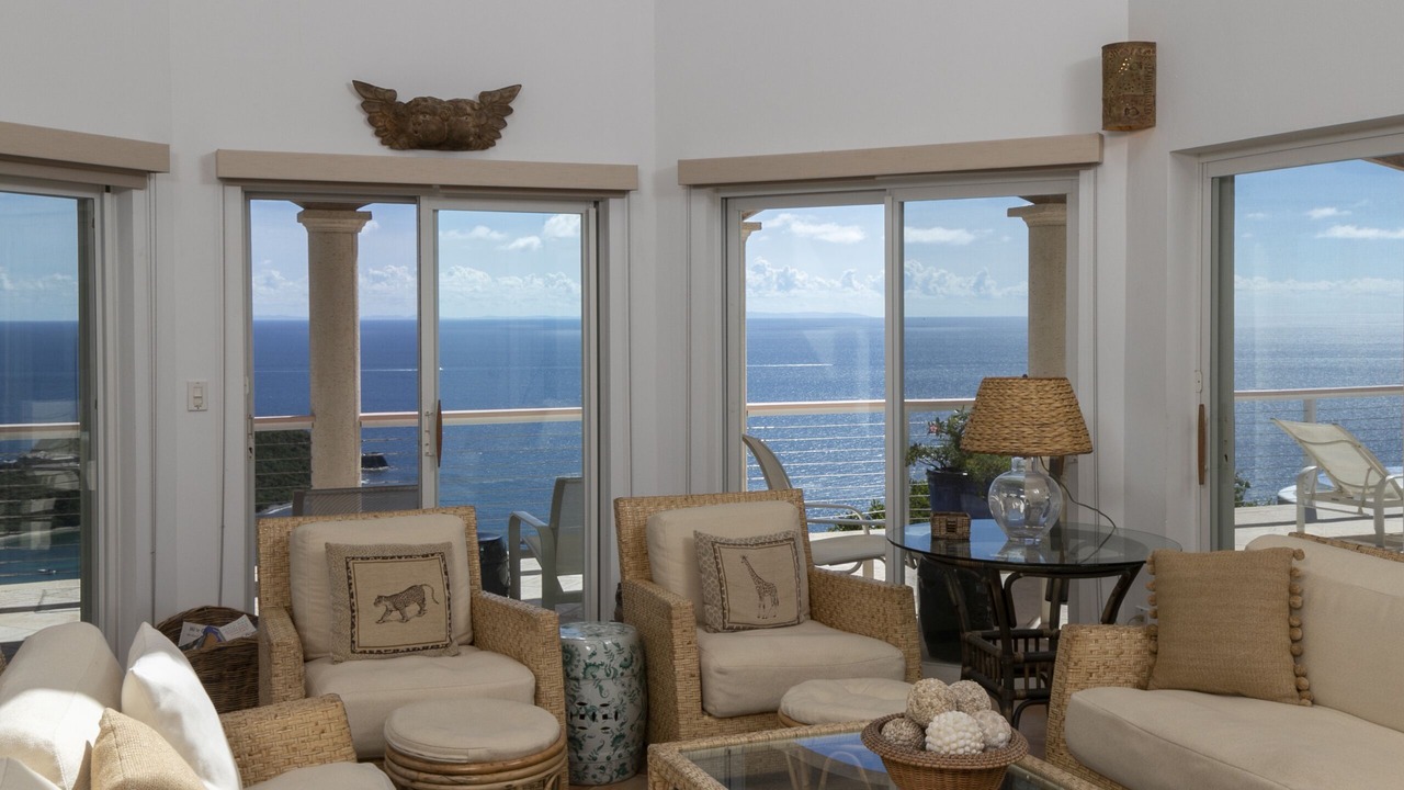 Photo of Livingroom in Point Rendezvous