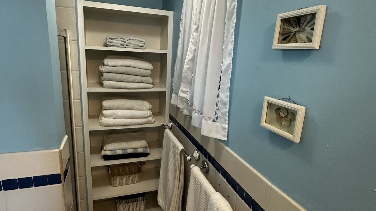 Photo of Bathroom in Estate Southgate