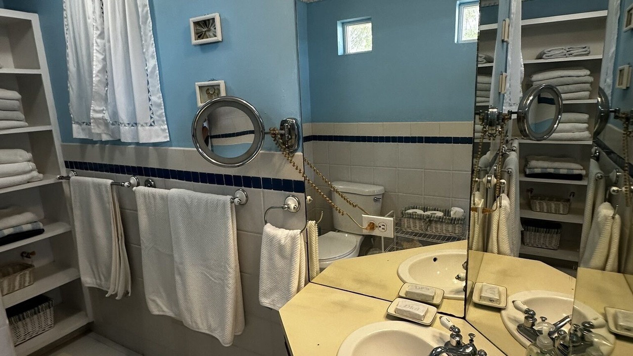 Photo of Bathroom in Estate Southgate