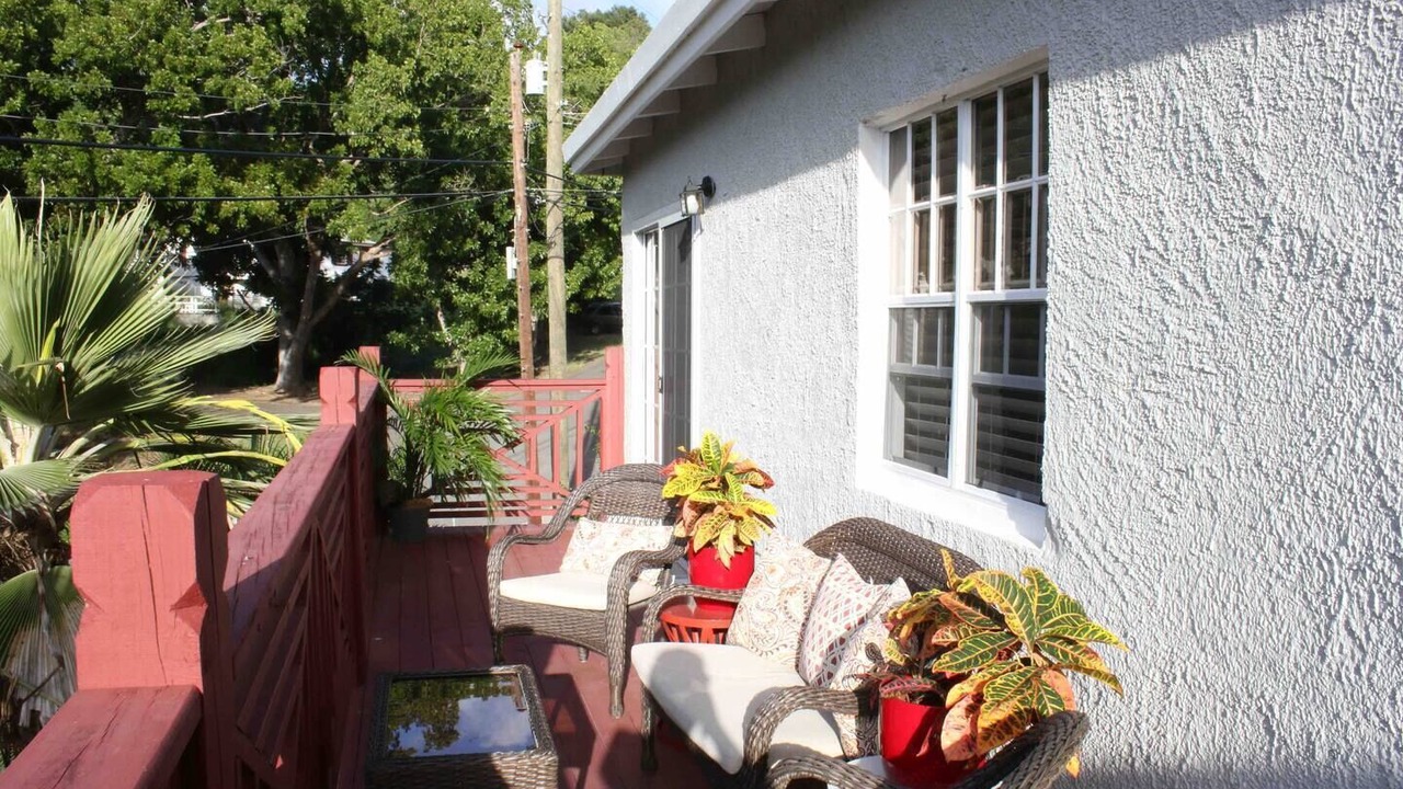 Photo of Patio Balcony in Estate Saint Peters