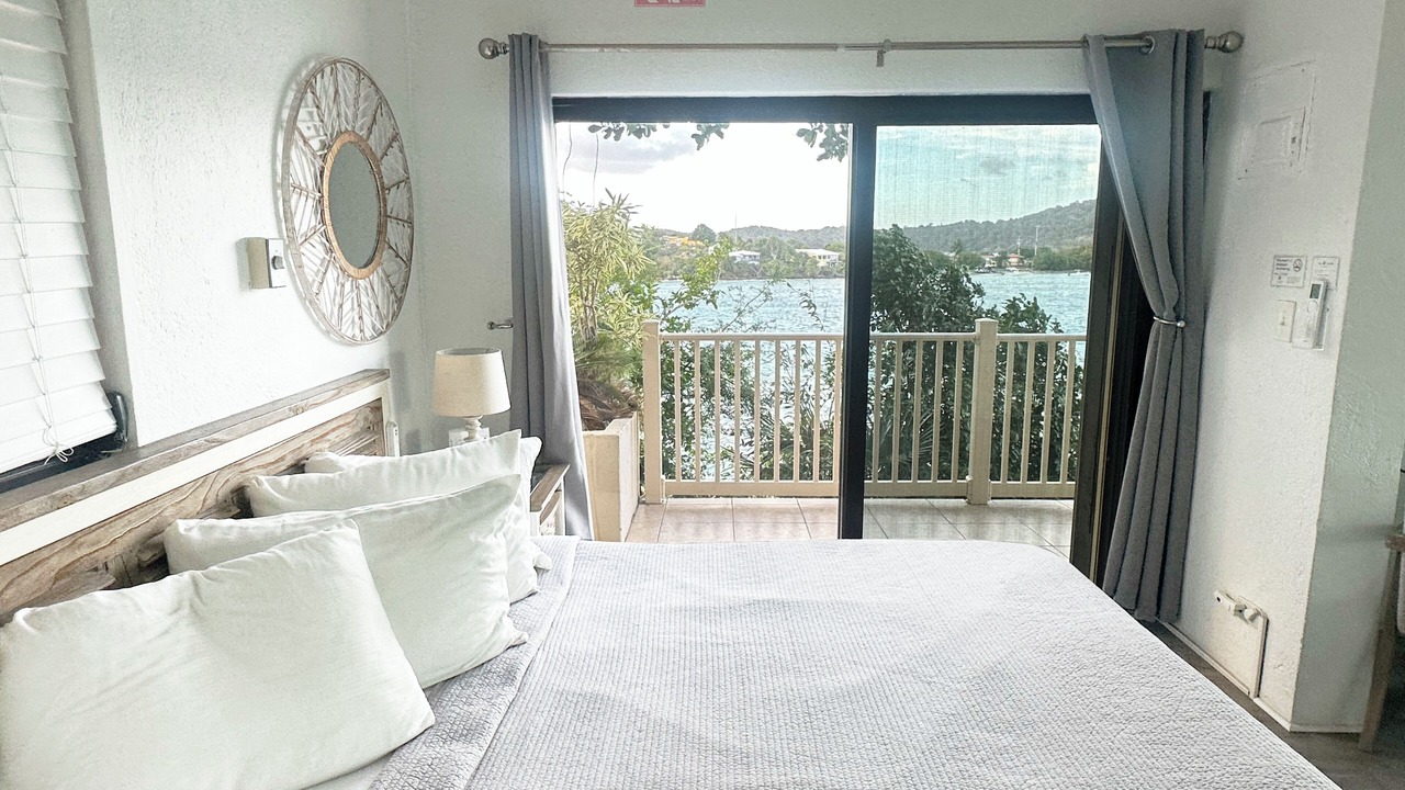 Photo of Bedroom in Estate Smith Bay