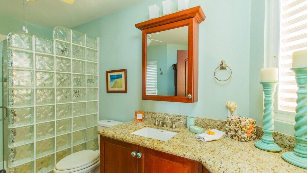 Photo of Bathroom in Grapetree
