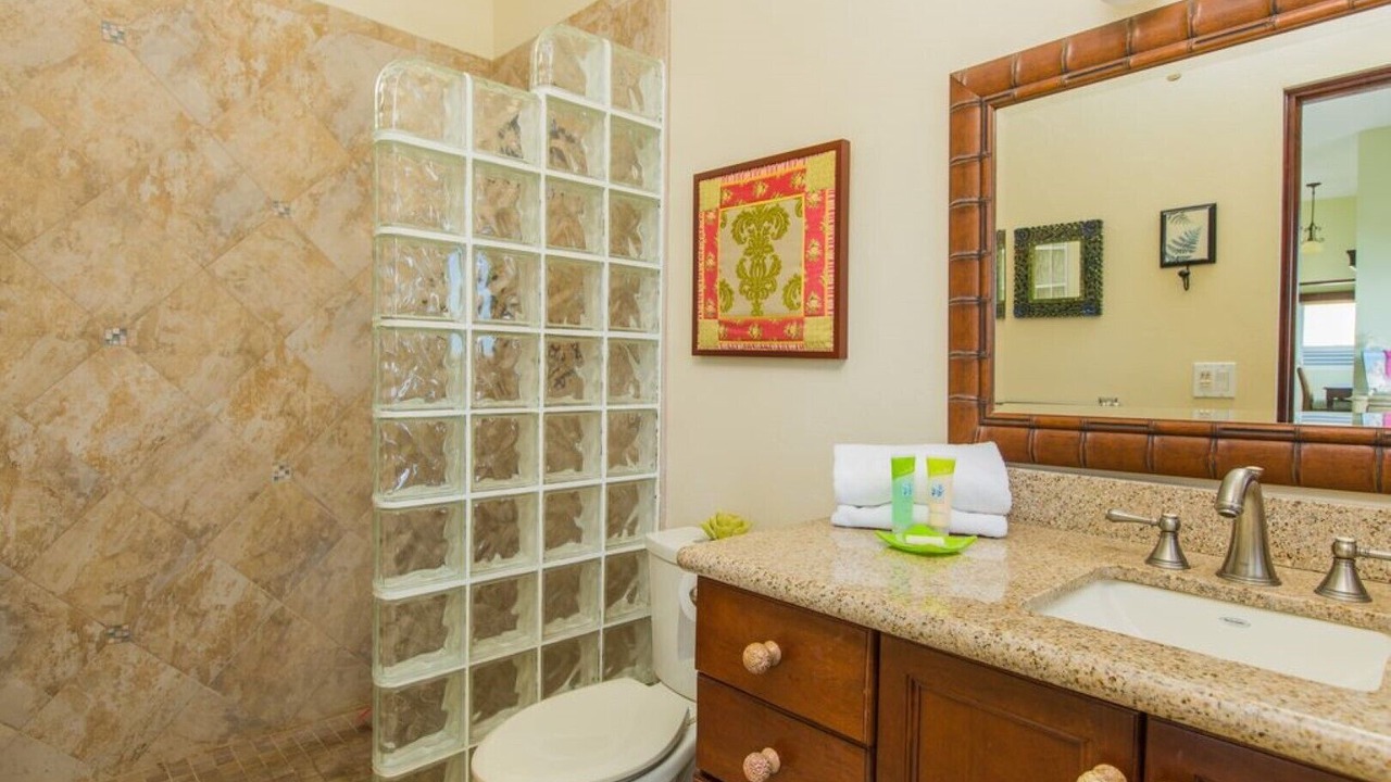 Photo of Bathroom in Grapetree