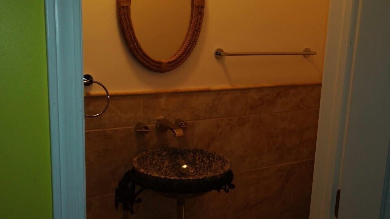 Photo of Bathroom in Estate Salt River