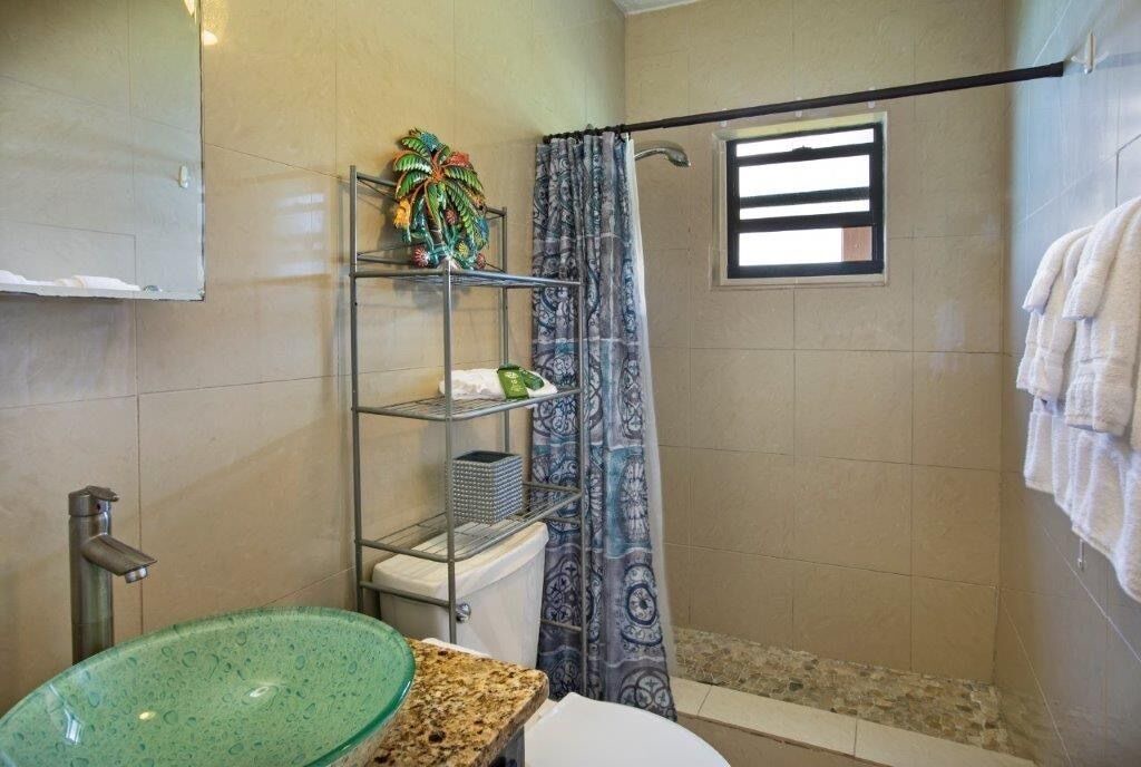 Photo of Bathroom in Caret Bay