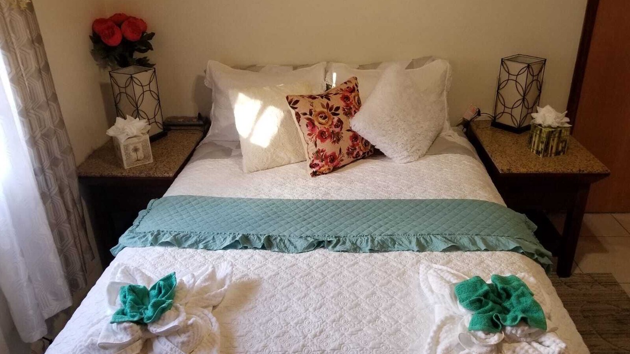 Photo of Bedroom in Estate Frenchman Bay