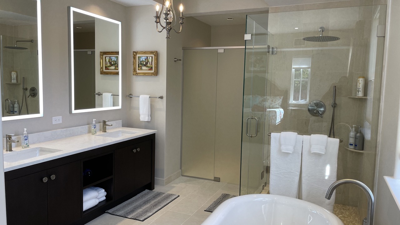Photo of Bathroom in Hart Bay