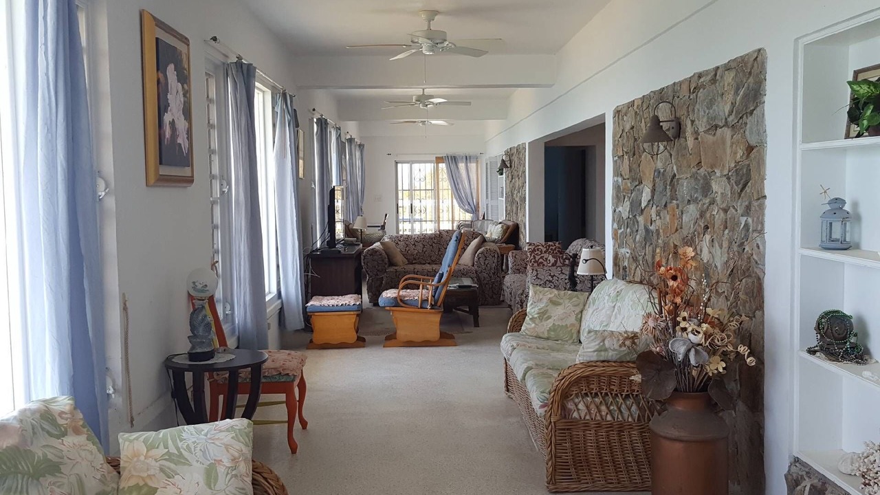 Photo of Livingroom in Slob