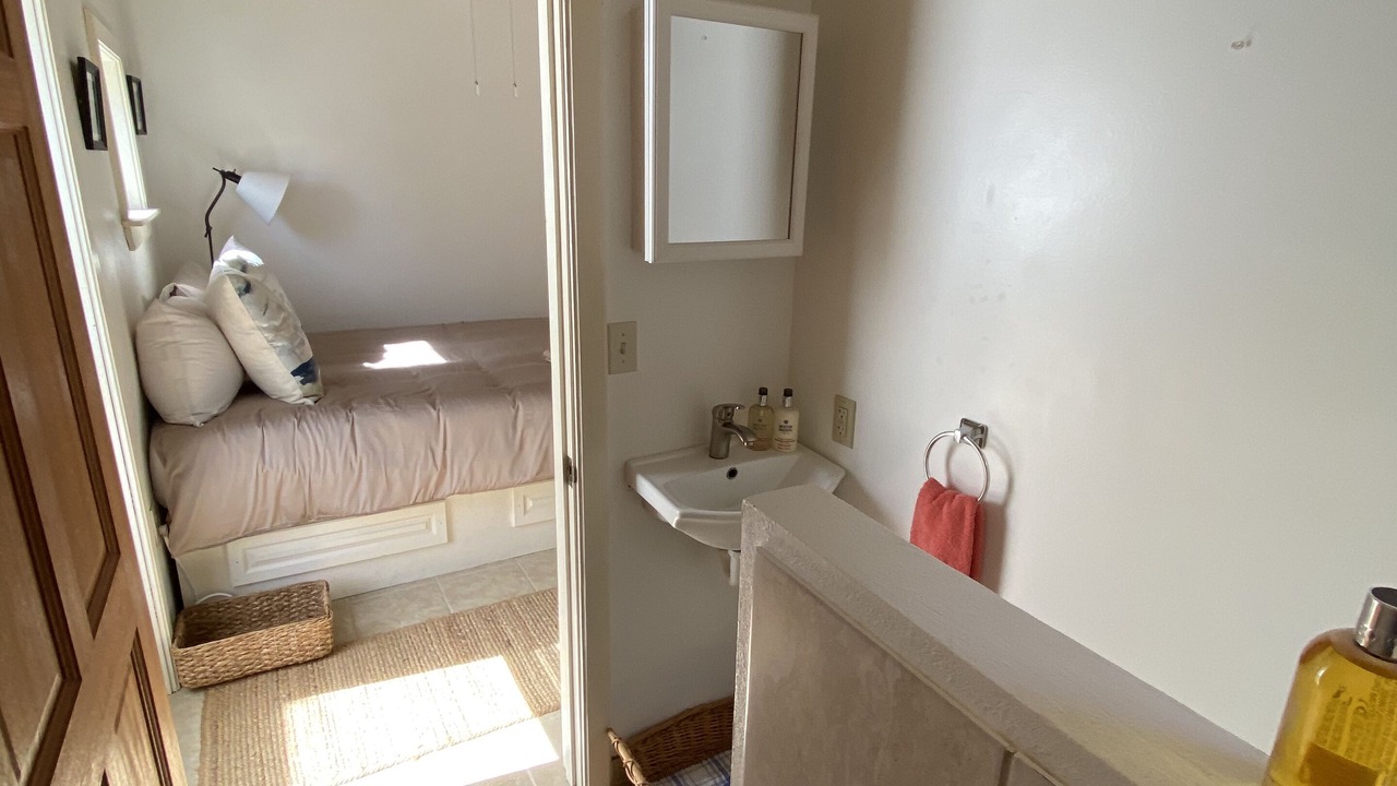 Photo of Bathroom in Estate Western Water Island