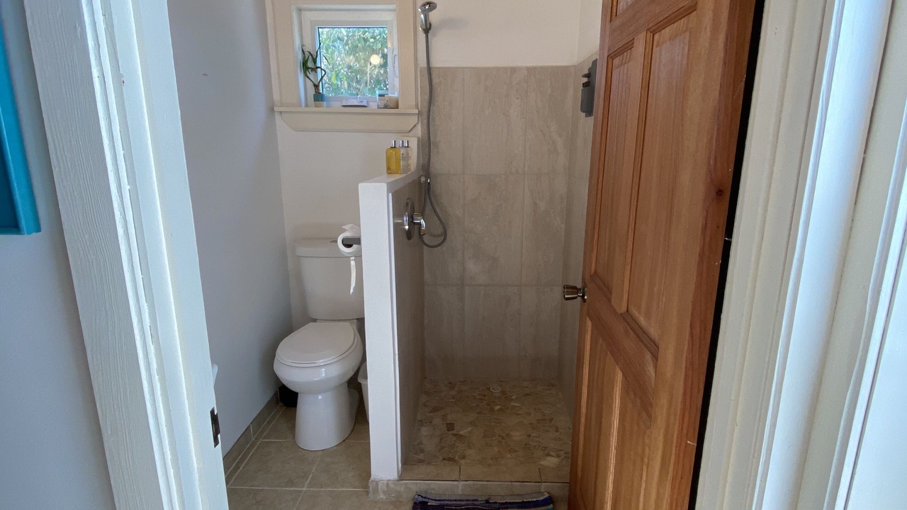 Photo of Bathroom in Estate Western Water Island