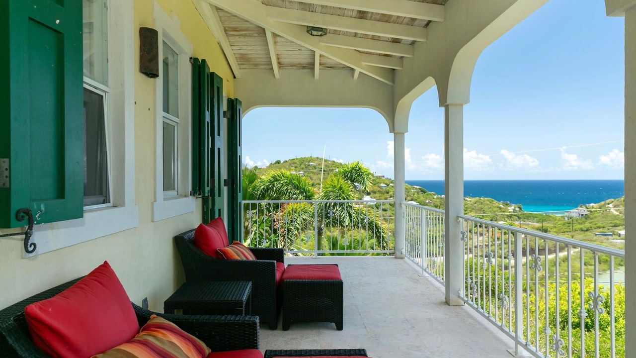 Photo of Patio Balcony in Hart Bay