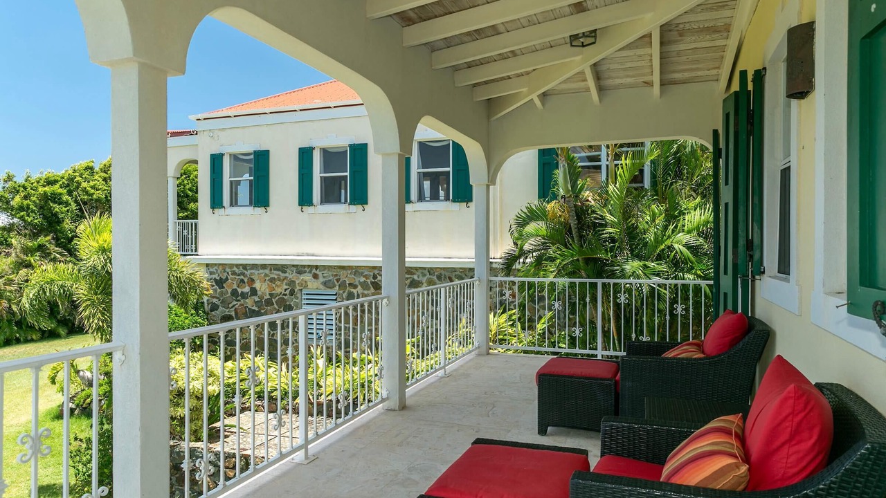 Photo of Patio Balcony in Hart Bay