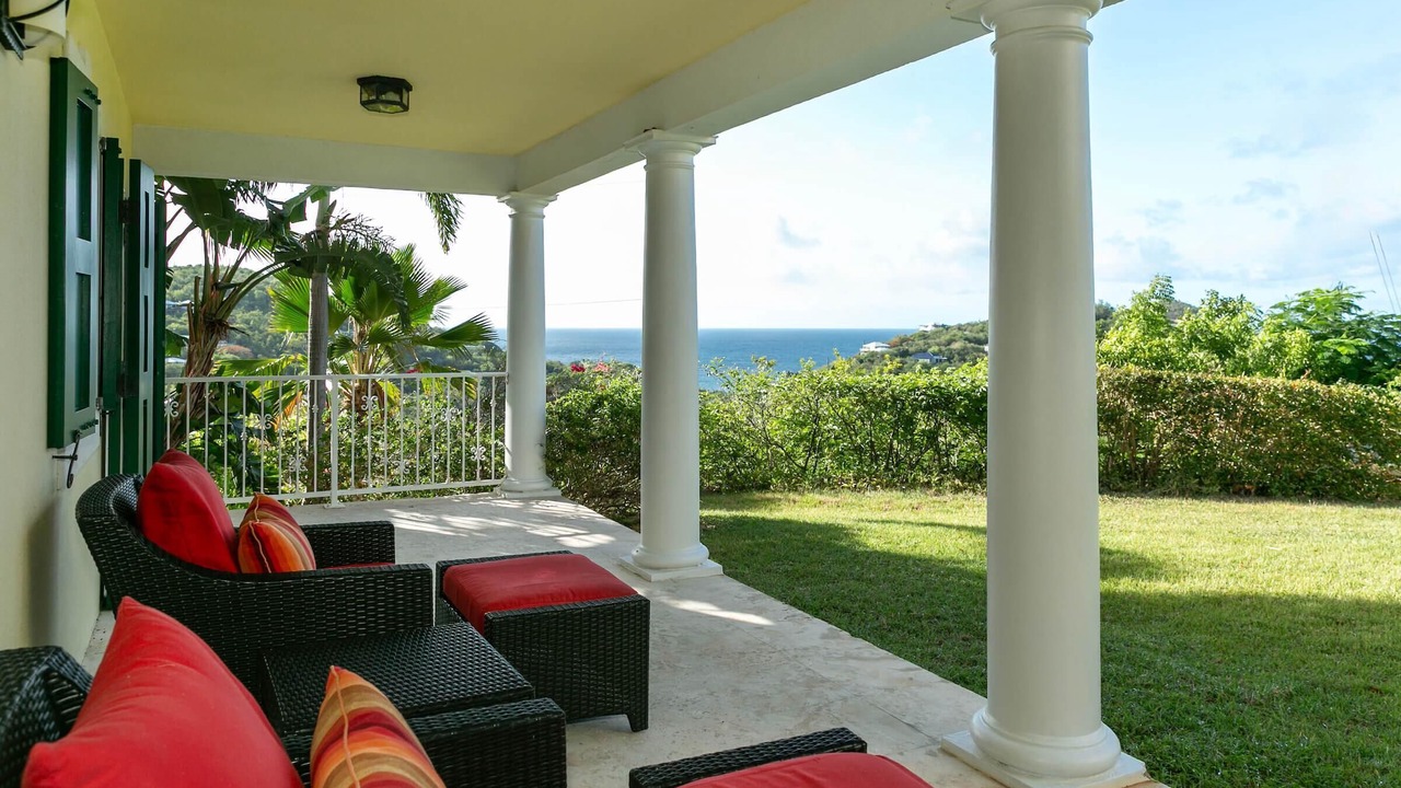 Photo of Patio Balcony in Hart Bay