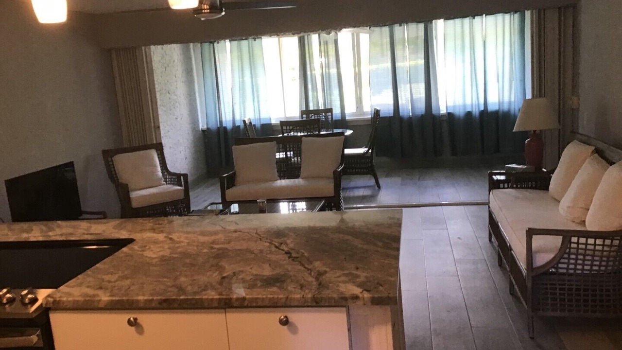 Photo of Livingroom in Estate Golden Rock