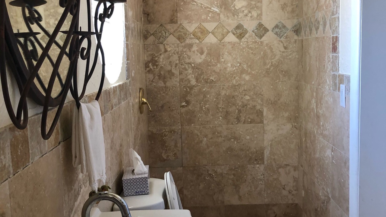 Photo of Bathroom in Slob