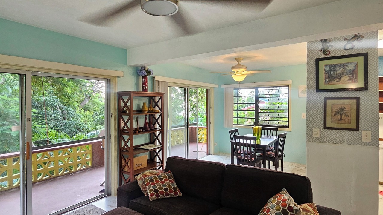 Photo of Livingroom in Caret Bay