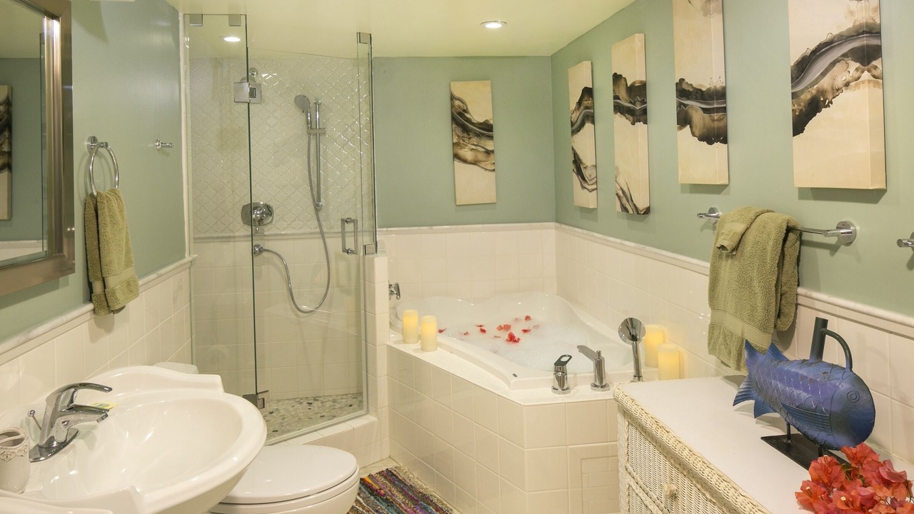 Photo of Bathroom in Estate Golden Rock