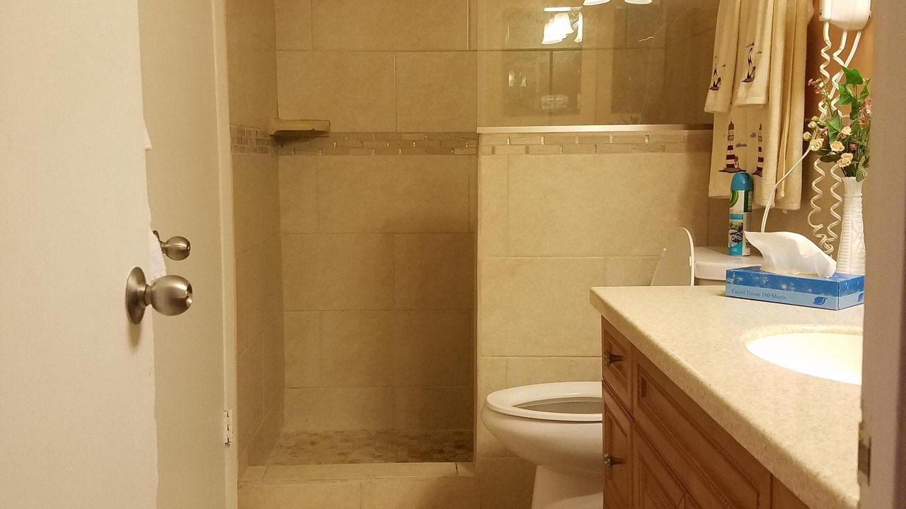 Photo of Bathroom in Estate Golden Rock