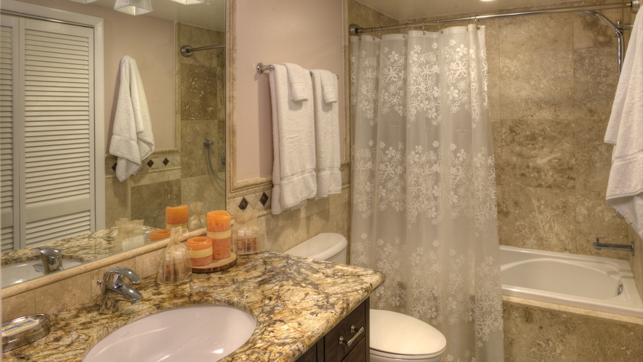 Photo of Bathroom in Estate Golden Rock