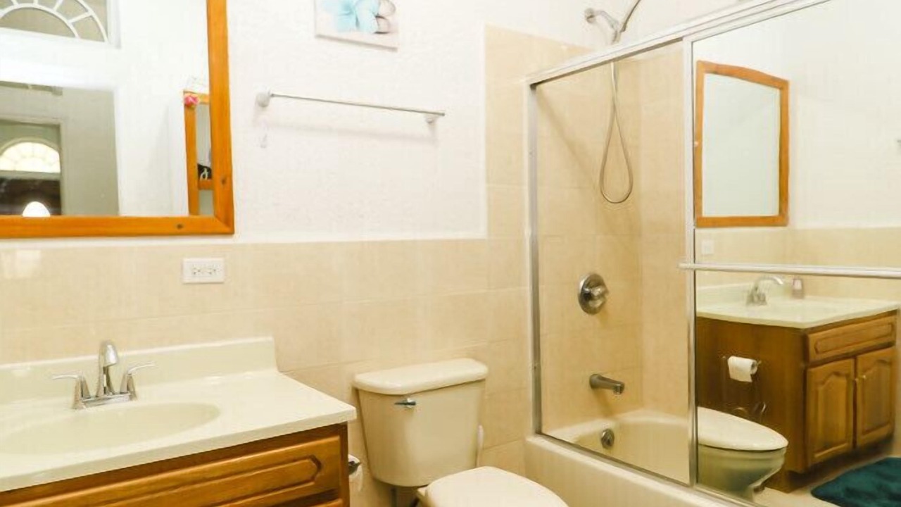 Photo of Bathroom in Estate Hope West