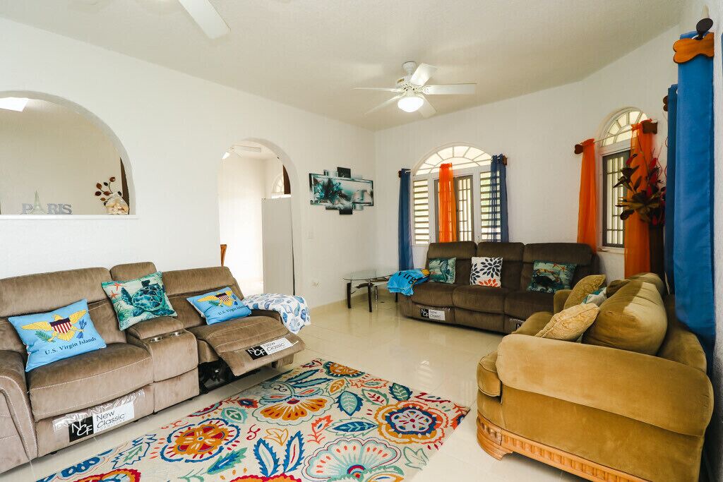 Photo of Livingroom in Estate Hope West