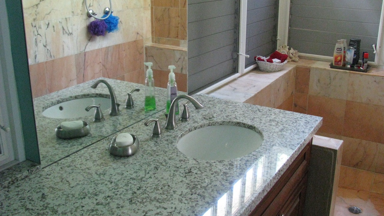 Photo of Bathroom in Slob