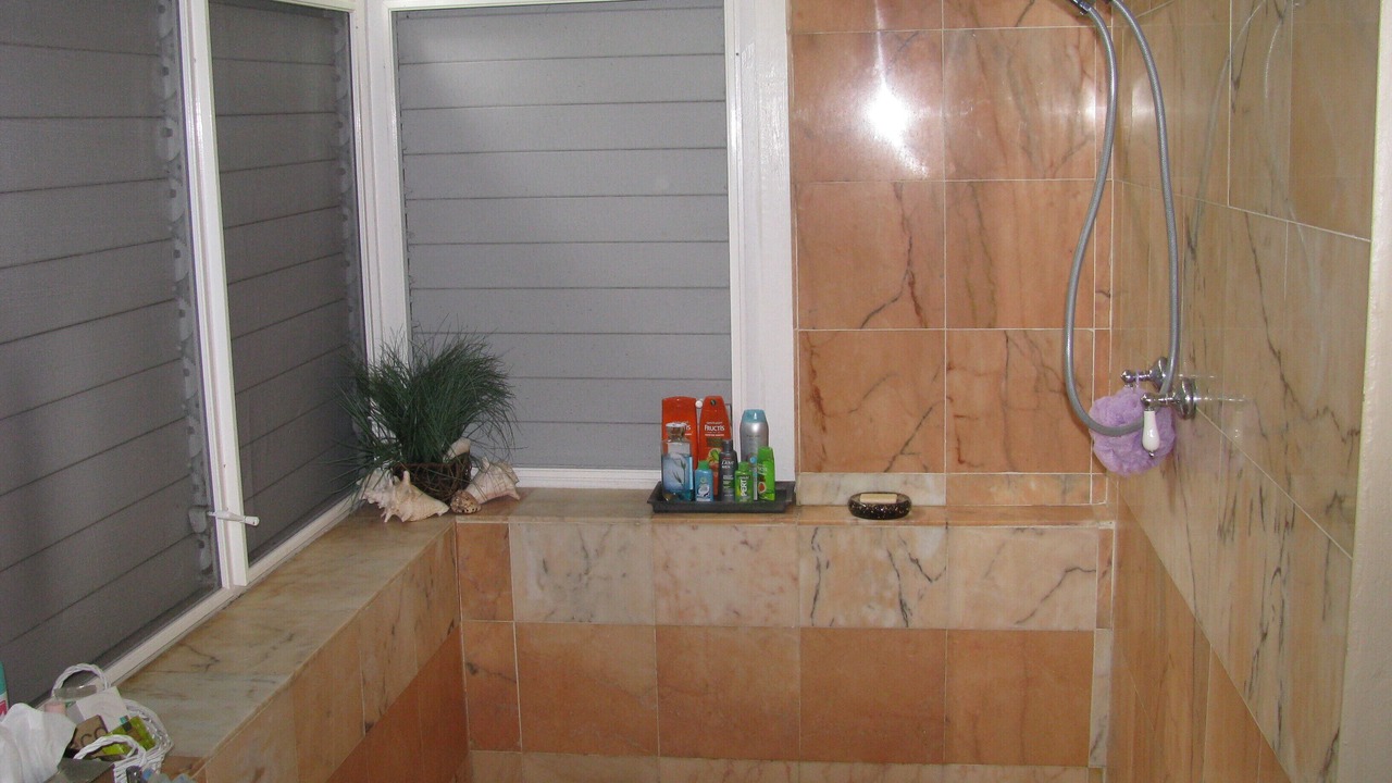 Photo of Bathroom in Slob