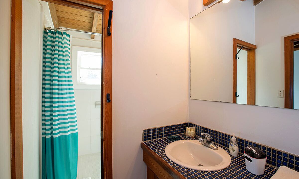 Photo of Bathroom in Point Rendezvous