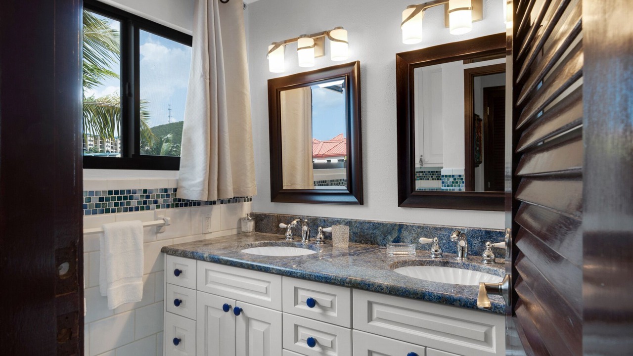 Photo of Bathroom in Red Hook