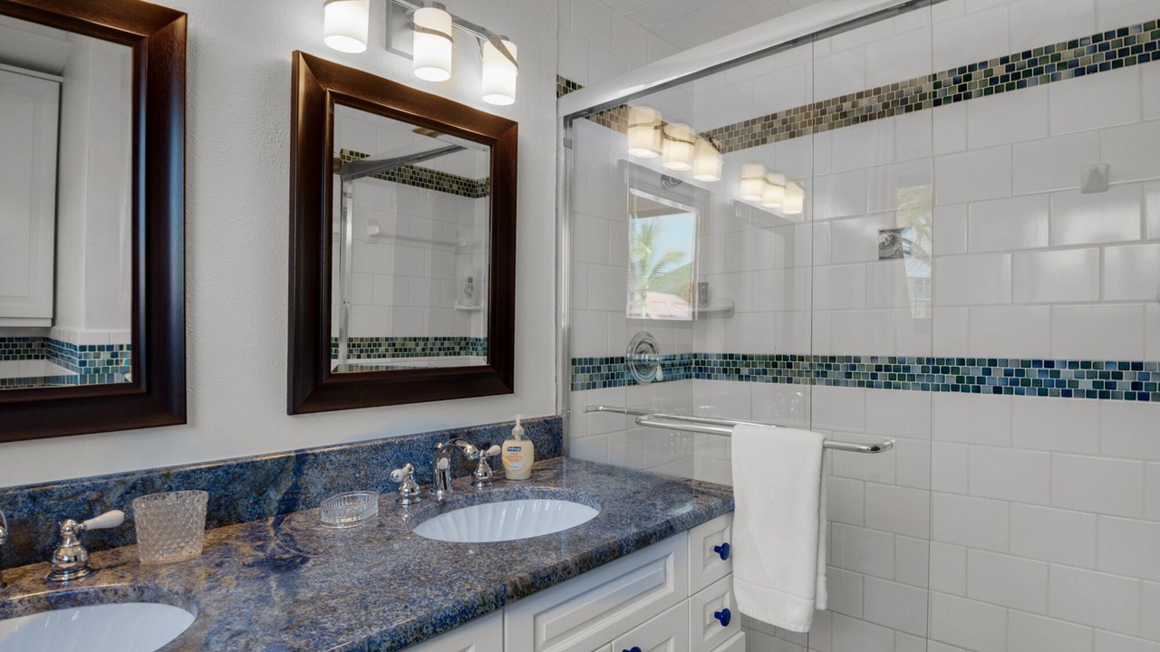 Photo of Bathroom in Red Hook