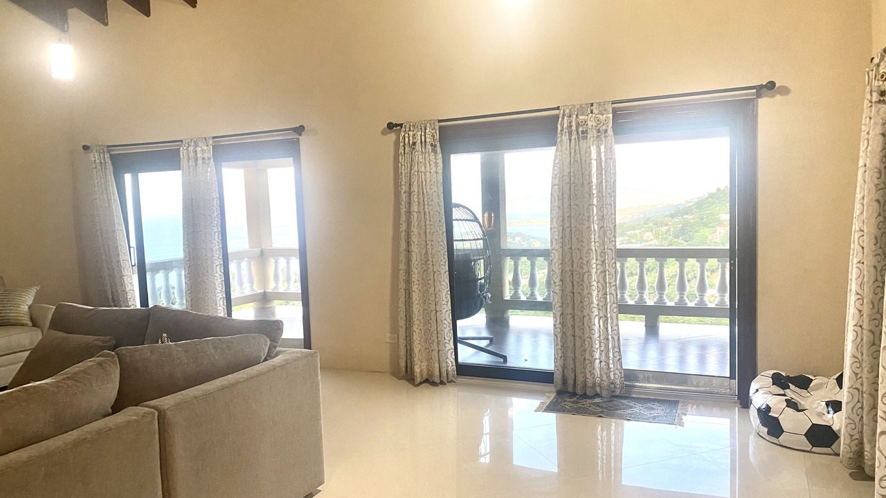 Photo of Livingroom in Estate Bonne Resolution