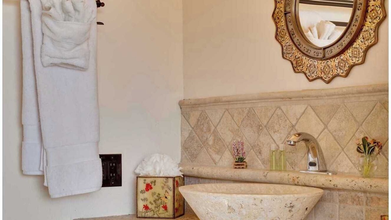 Photo of Bathroom in Estate Hammer Farm