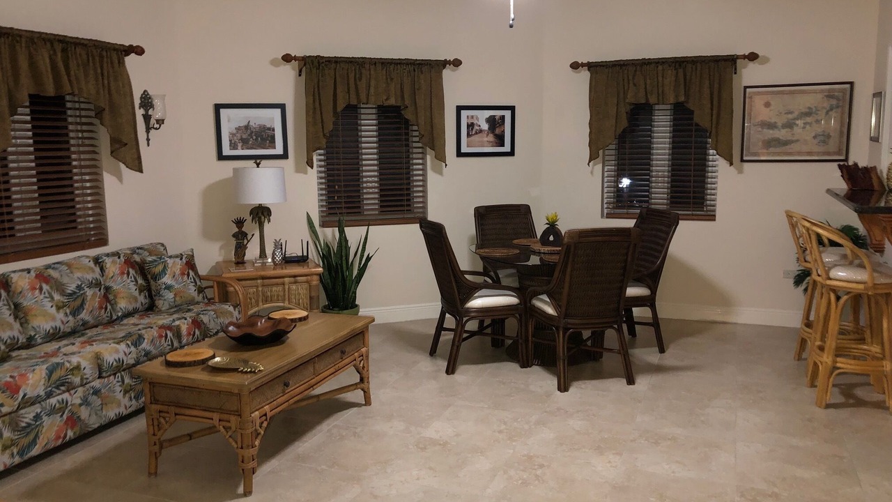 Photo of Livingroom in Estate Two Friends