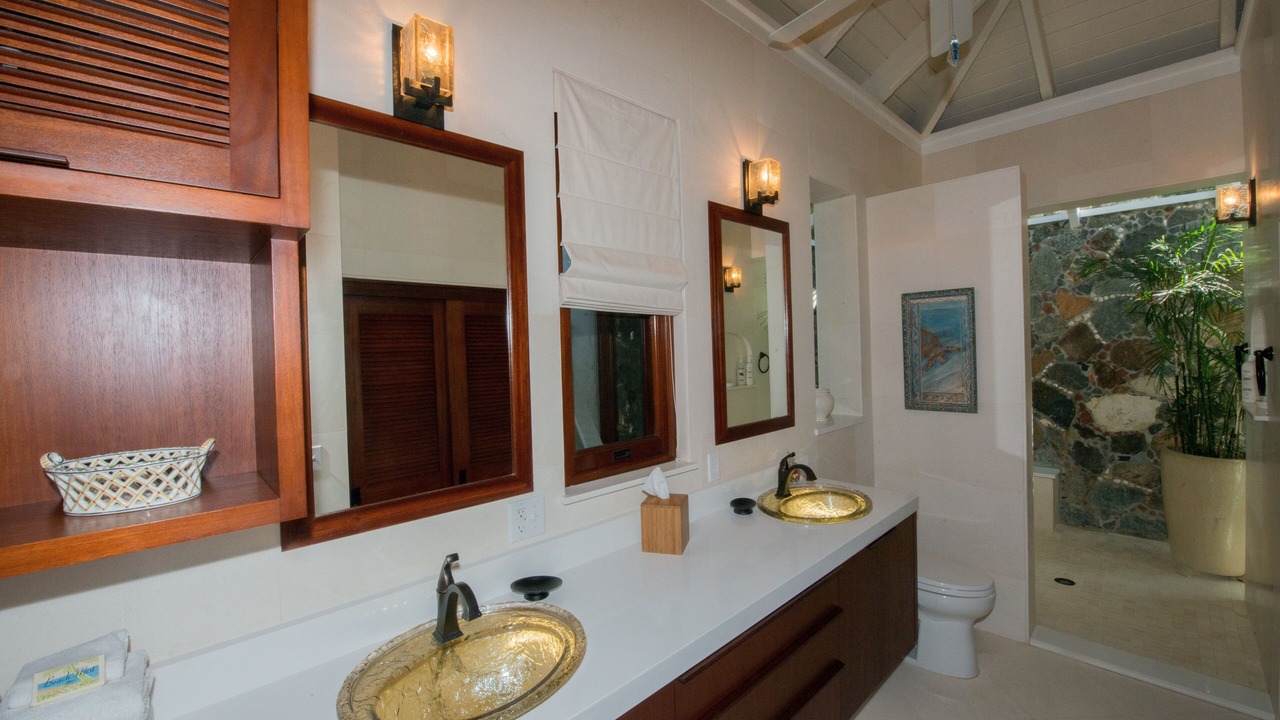 Photo of Bathroom in Contant Farms