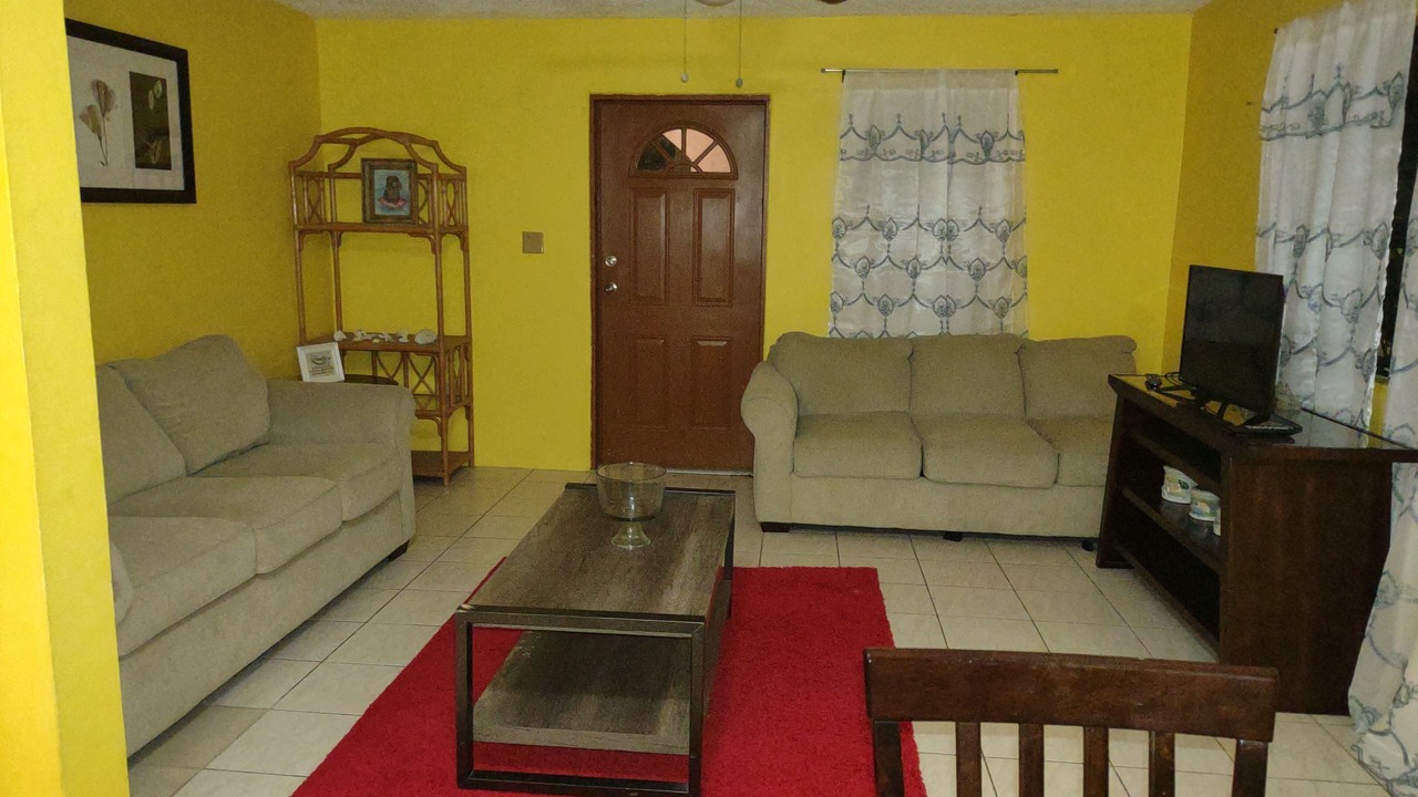 Photo of Livingroom in Estate Hermon Hill
