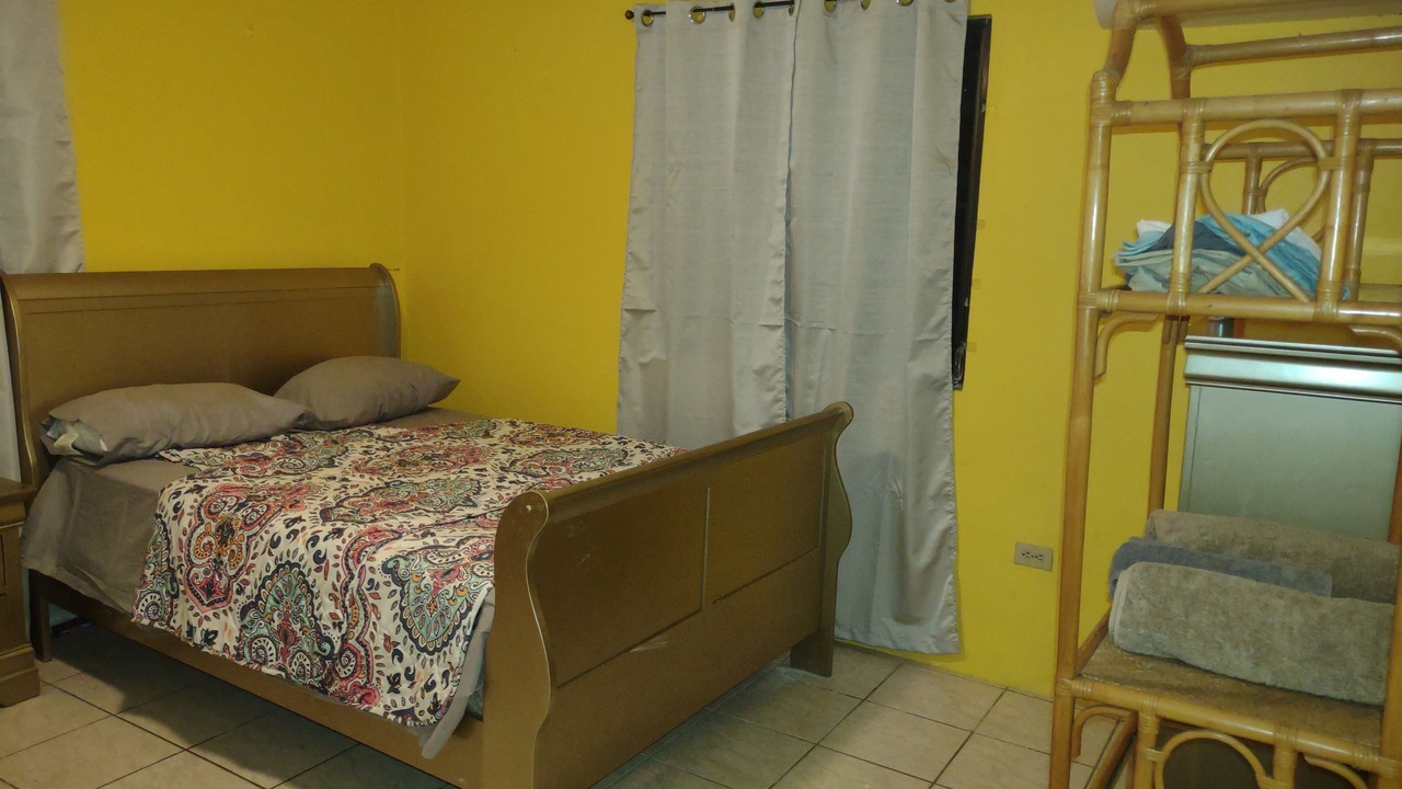 Photo of Bedroom in Estate Hermon Hill