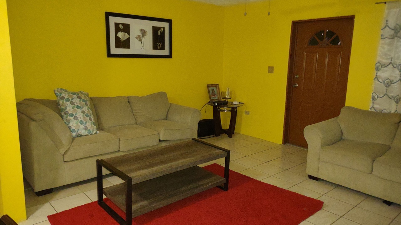 Photo of Livingroom in Estate Hermon Hill