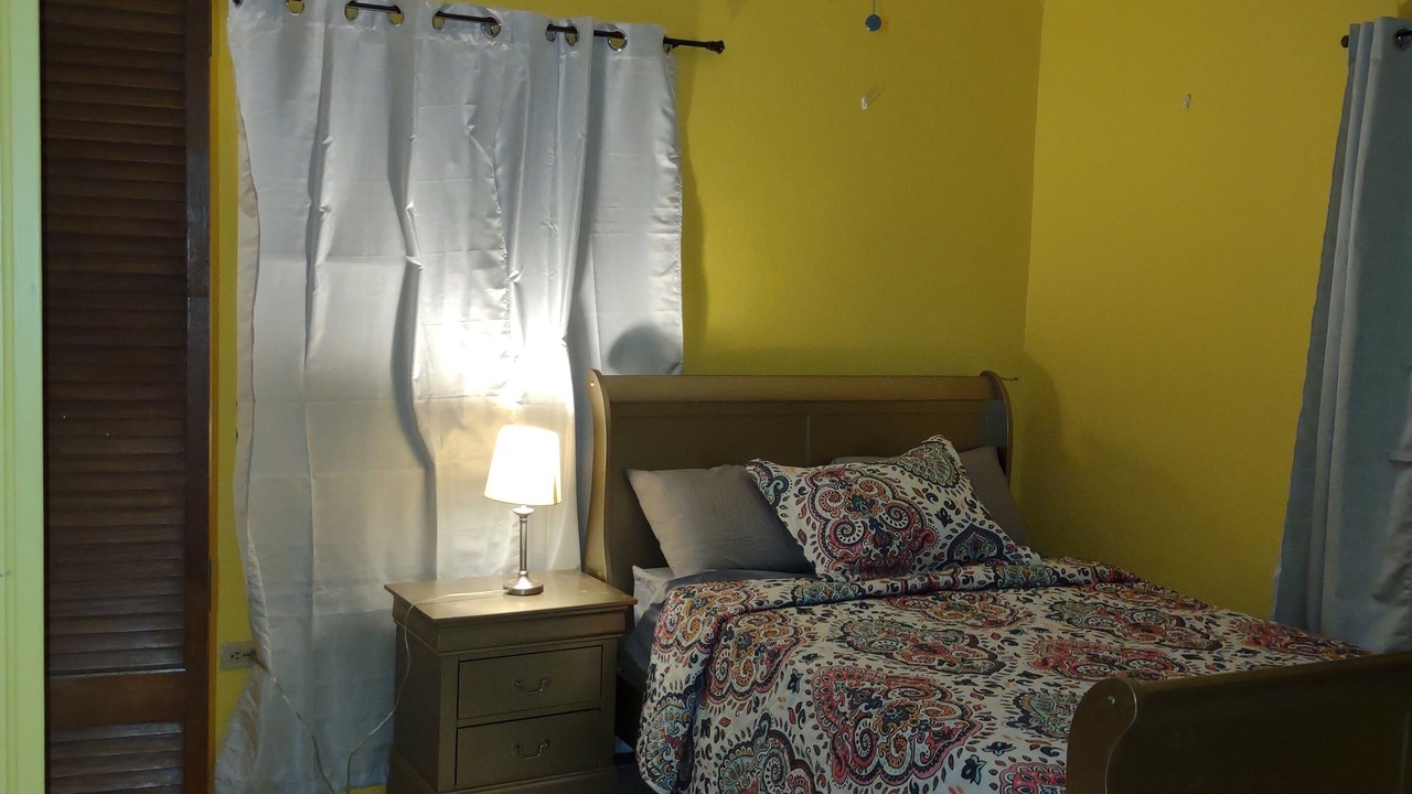 Photo of Bedroom in Estate Hermon Hill