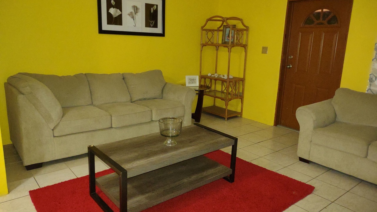 Photo of Livingroom in Estate Hermon Hill