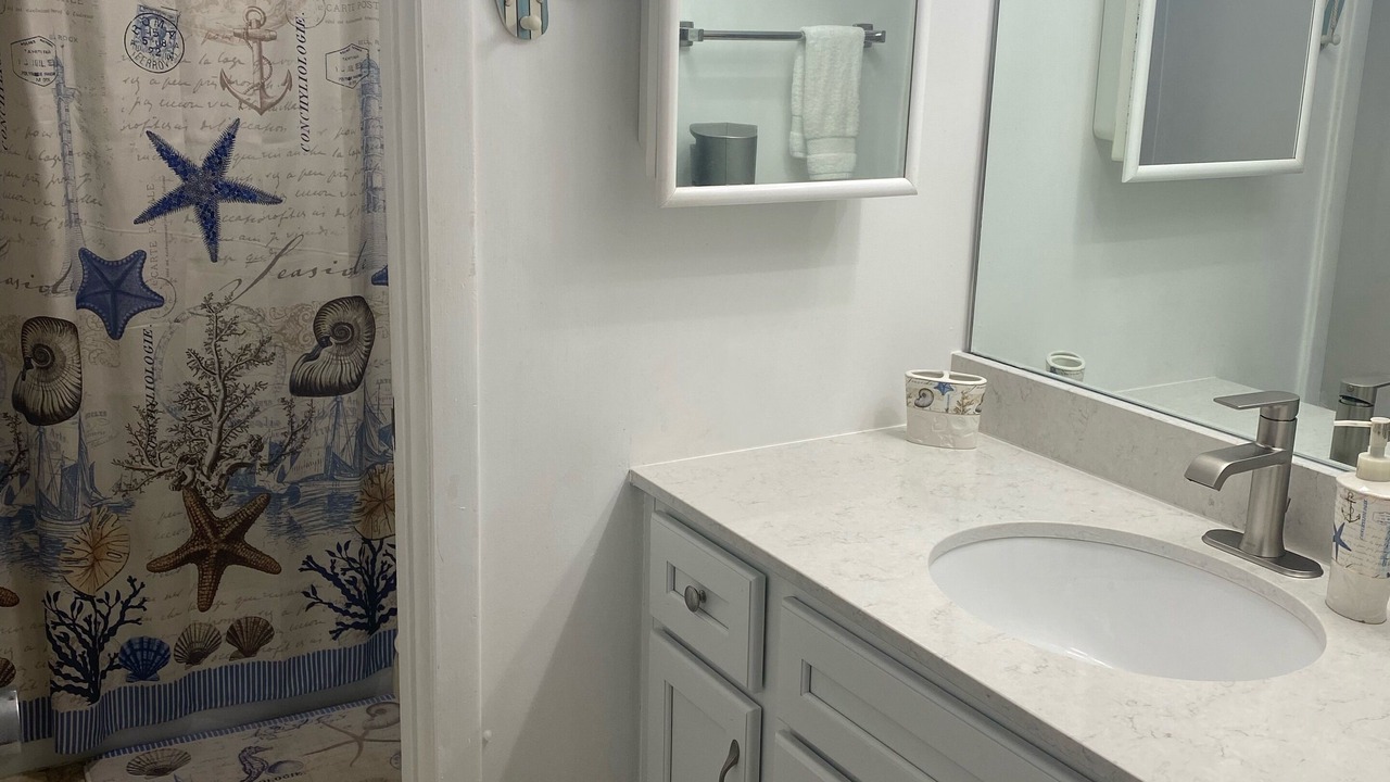 Photo of Bathroom in Estate Golden Rock