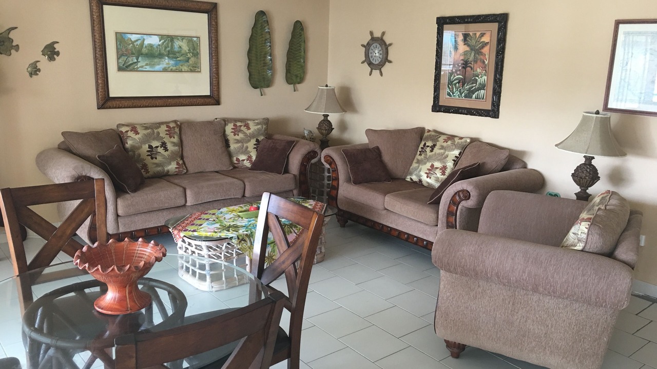 Photo of Livingroom in Estate Golden Rock