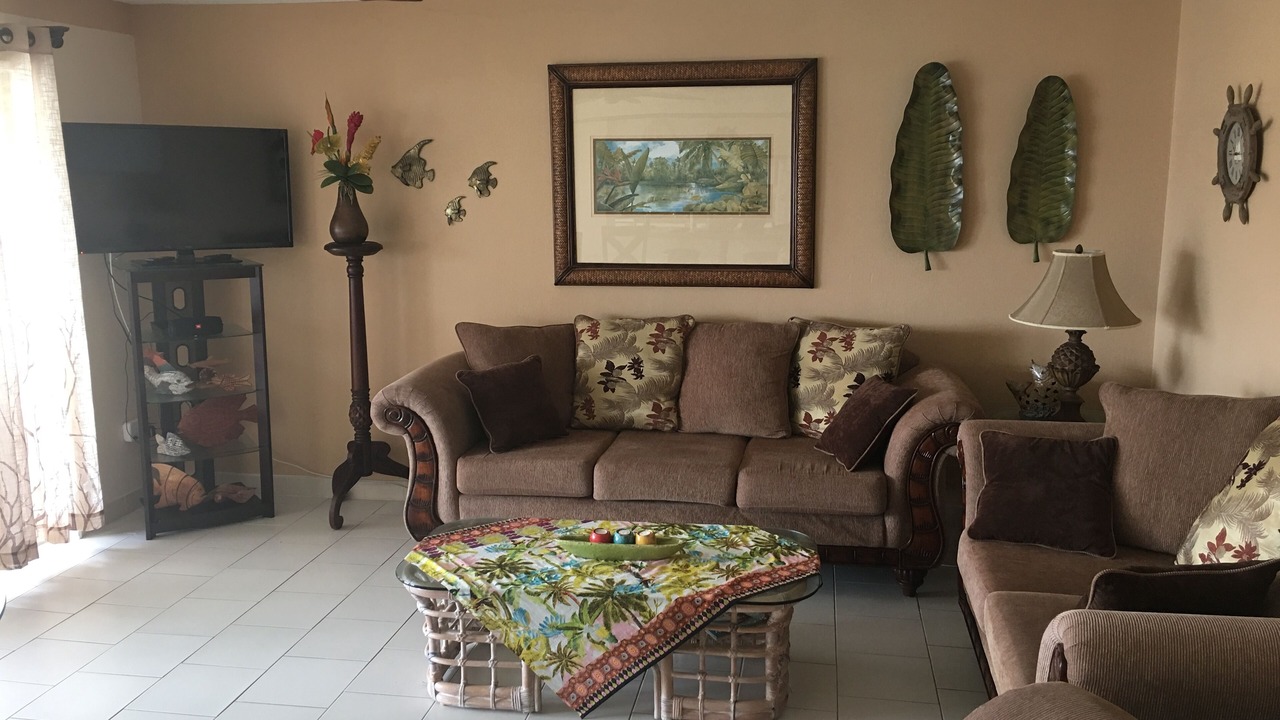 Photo of Livingroom in Estate Golden Rock