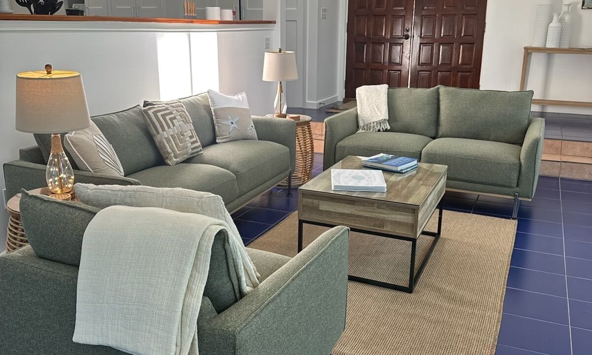 Photo of Livingroom in Hart Bay